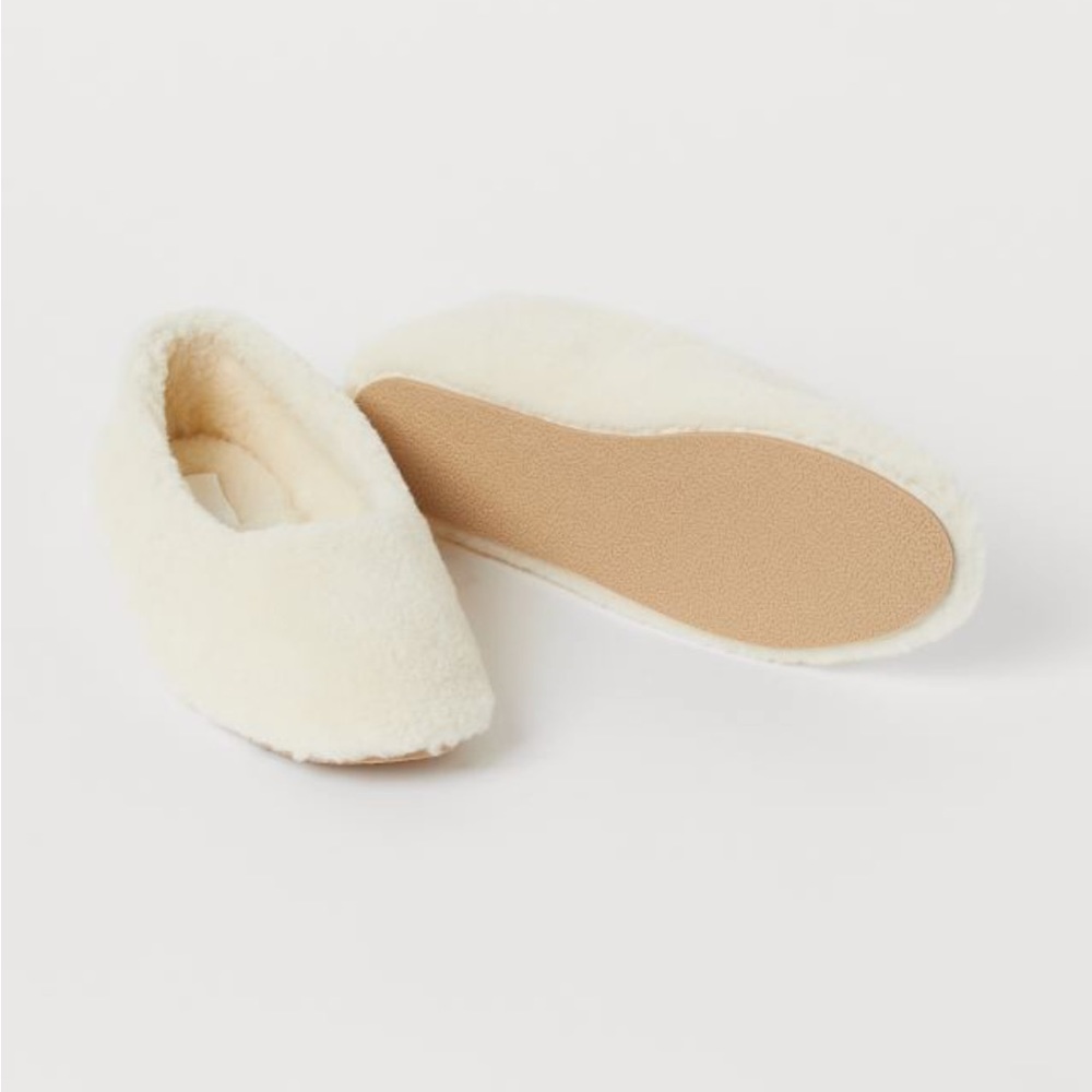 NWT H&M faux shearling slippers - 8.5-9.5